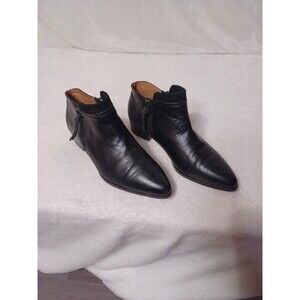 BETTYE Booties‎
